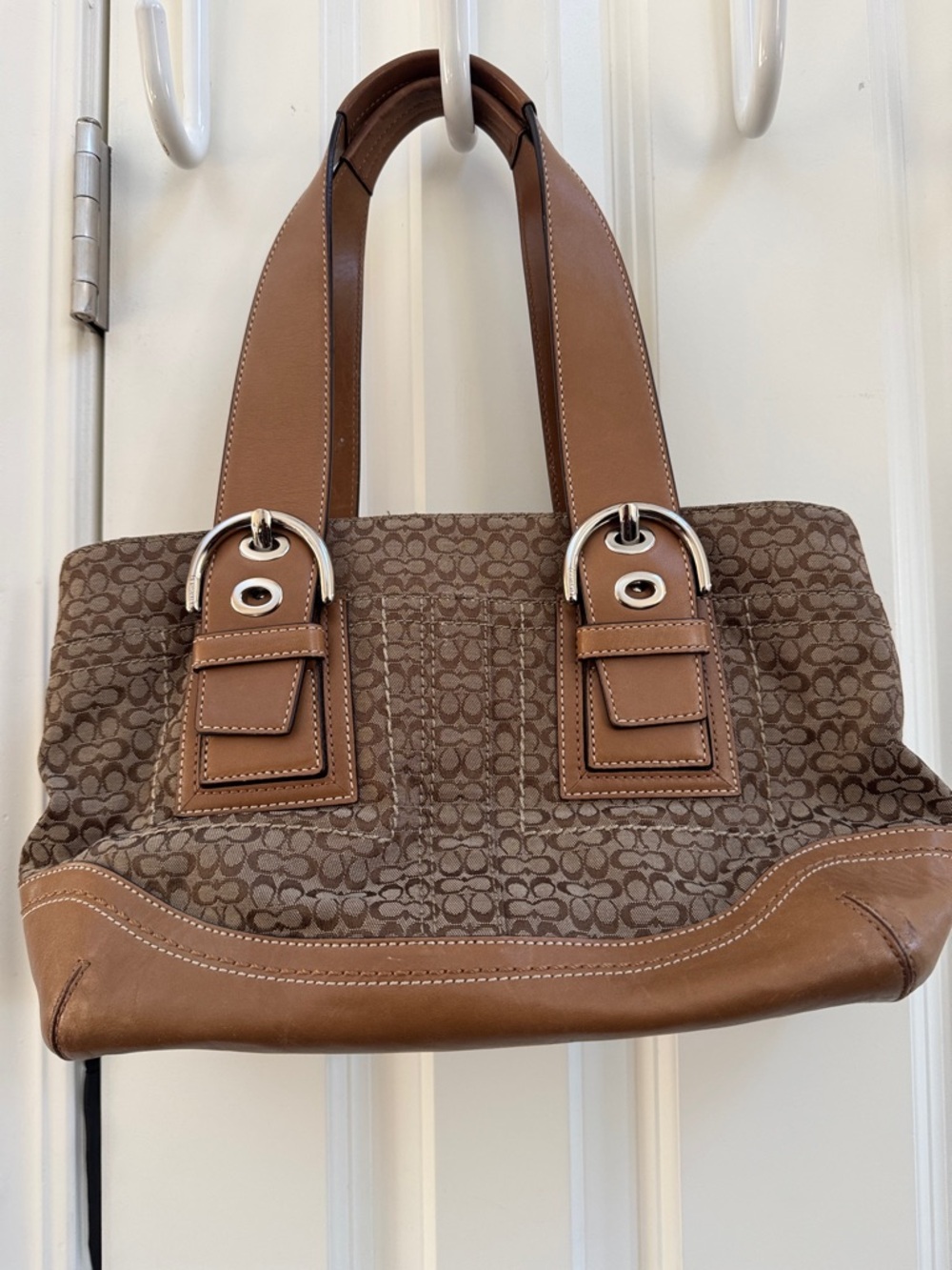 Coach Vintage Brown Signature Canvas Shoulder Bag with Tan Trim - Picture 8 of 16